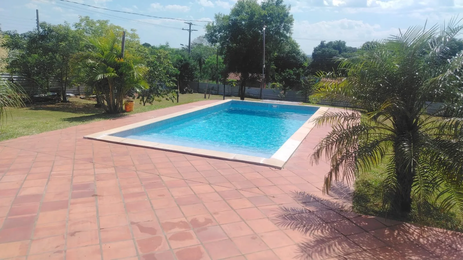 Piscina de día - Majona Casa de Campo Ypacaraí